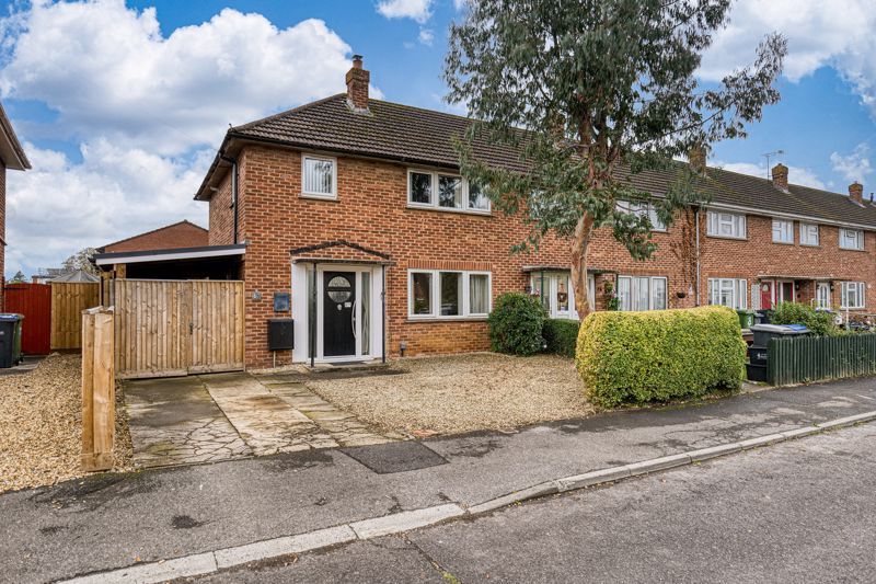 3 bed end terrace house for sale in Somerset Crescent SN12 Zoopla