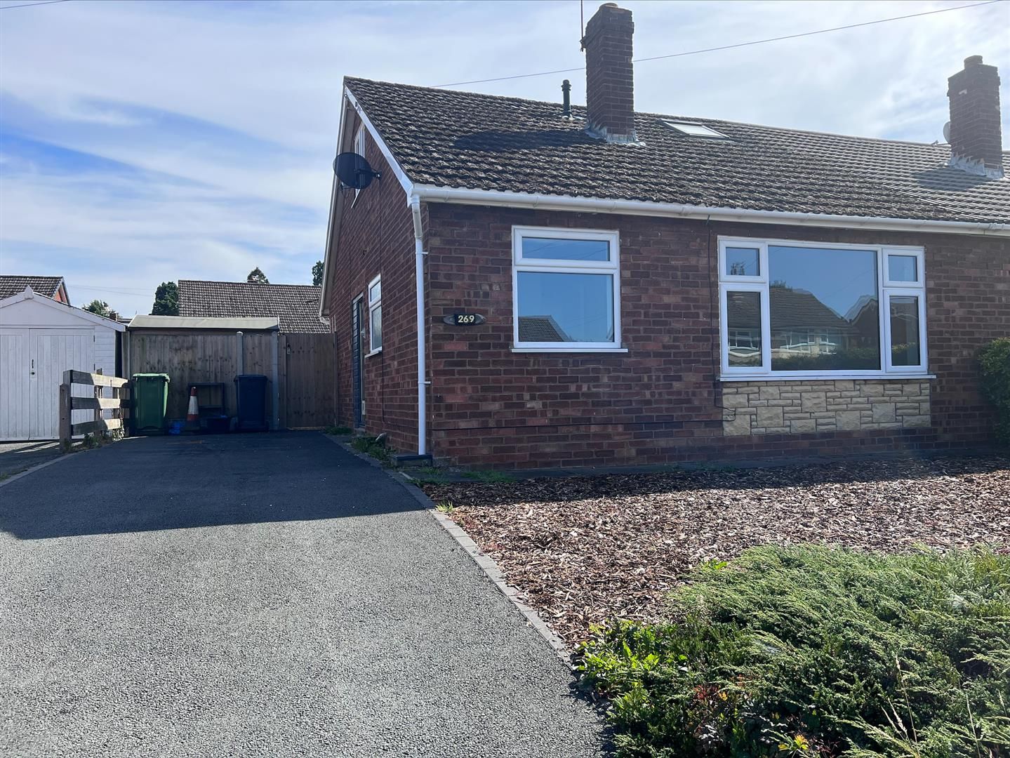 3 bed semidetached bungalow for sale in Crowmere Road, Shrewsbury SY2