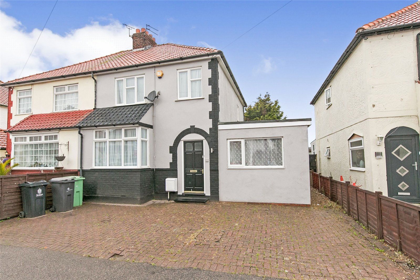 4 bed semidetached house for sale in Thomas Road, ClactonOnSea CO15