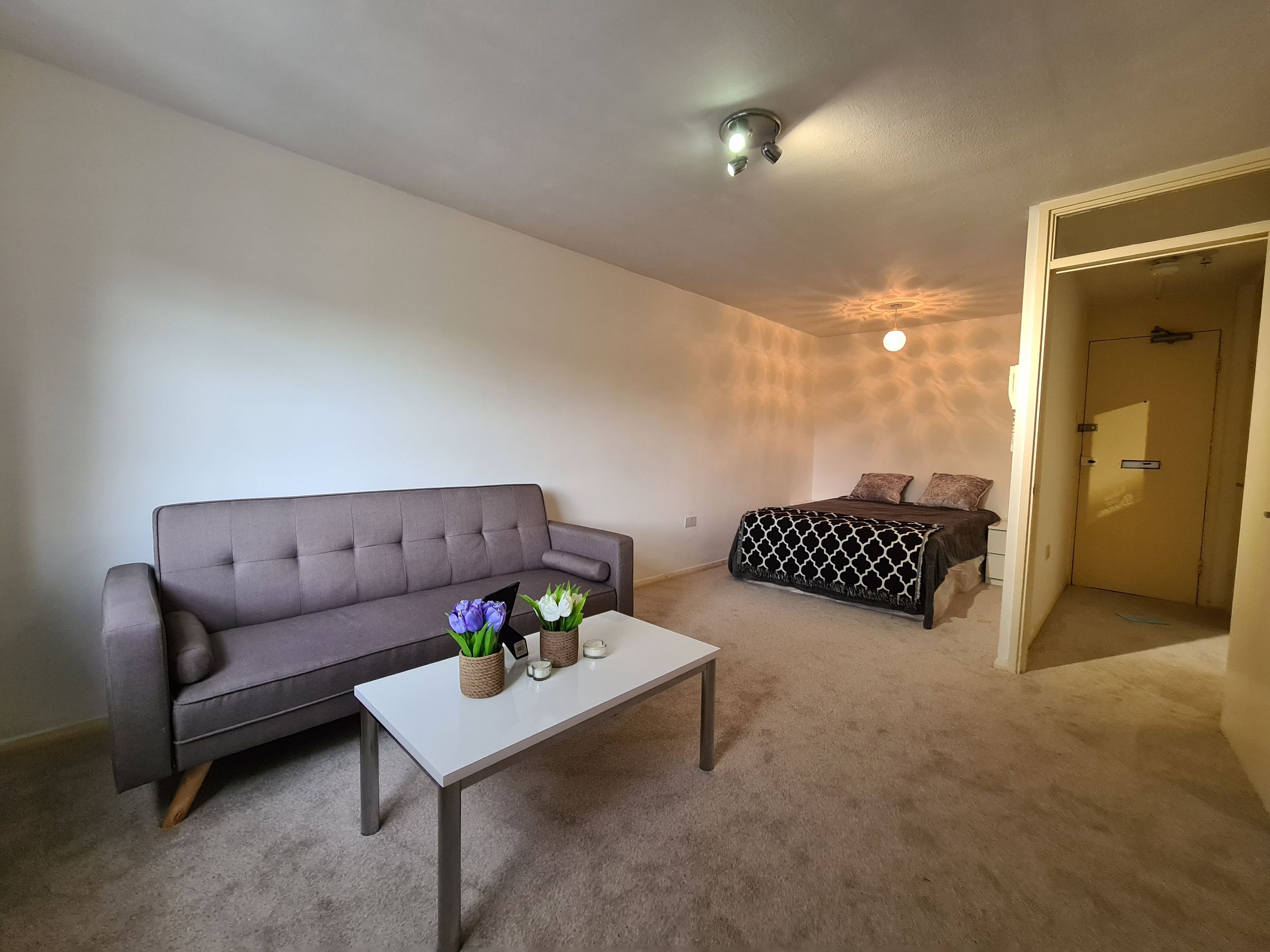 Studio to rent in St. Ives Close, Luton LU3 Zoopla