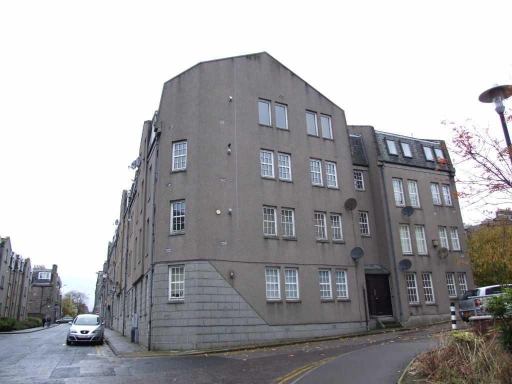 2 bed flat to rent in Marywell Street, The City Centre, Aberdeen AB11