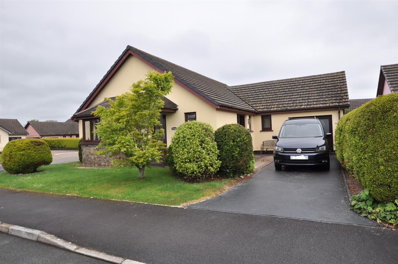 3 bed detached bungalow for sale in Dol Y Dderwen, Llangain, Carmarthen