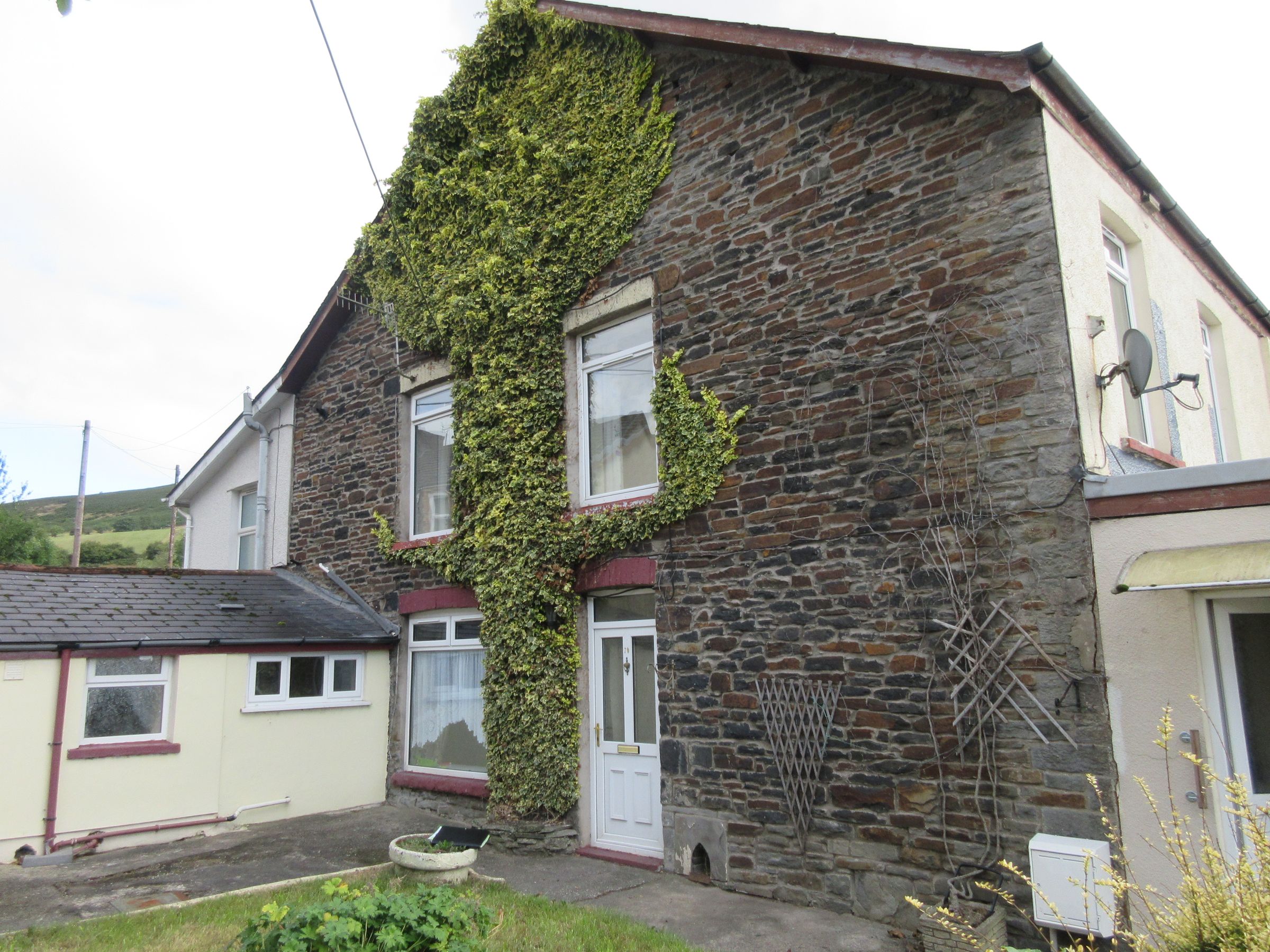 3 bed semidetached house for sale in Bailey Street, Deri CF81 Zoopla