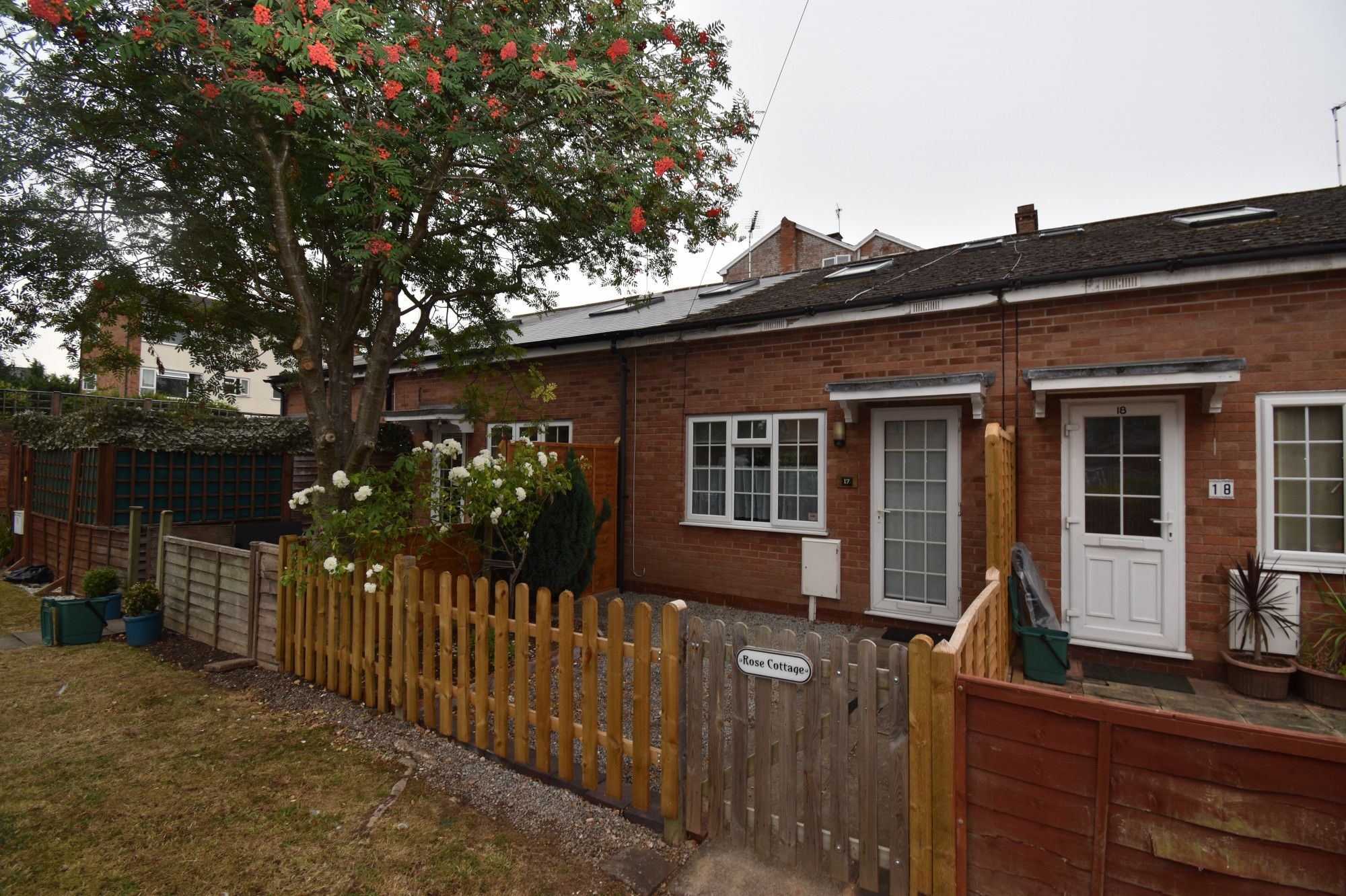 1 bed terraced house to rent in Mews, Leamington Spa