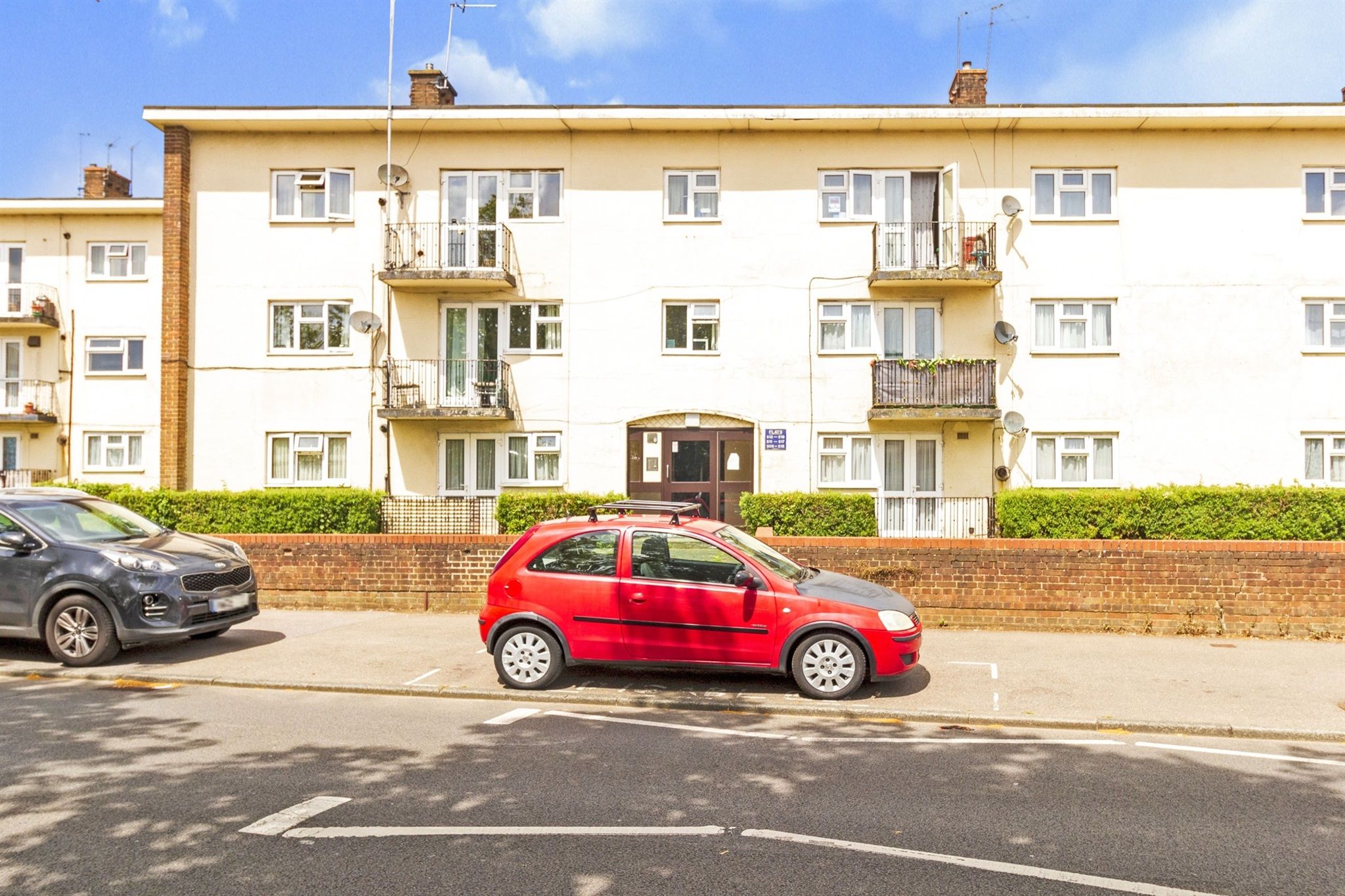 3 bed flat for sale in Long Chaulden, Hemel Hempstead HP1 Zoopla