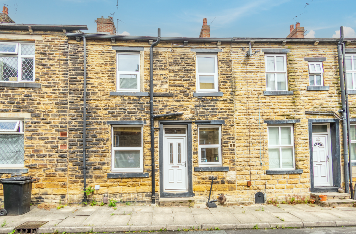 1 bed terraced house for sale in Irwin Street, Farsley, Pudsey LS28