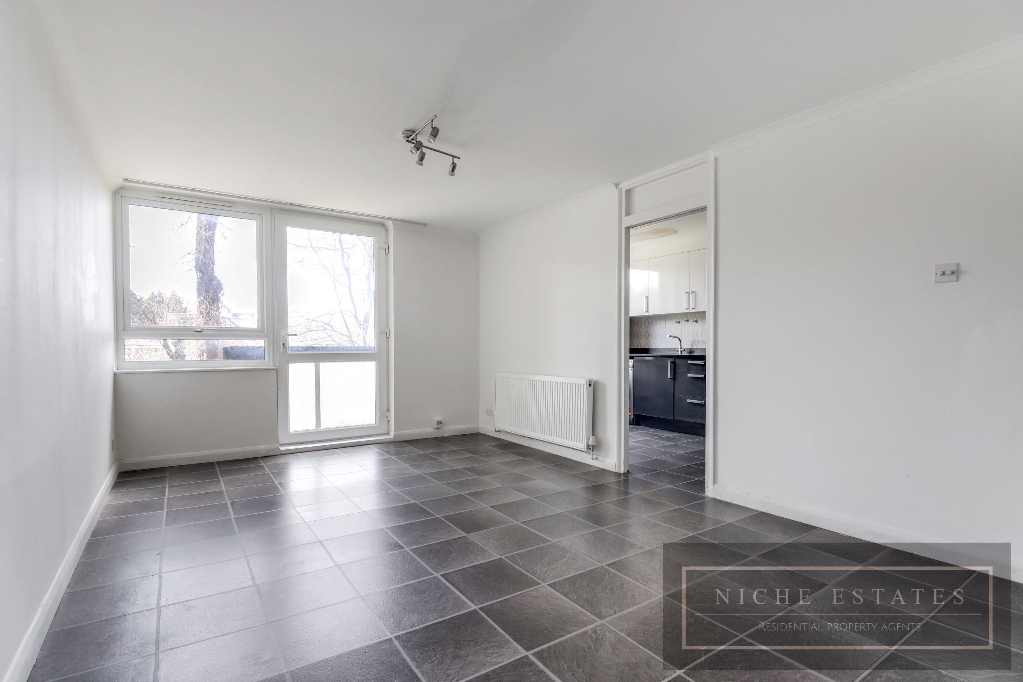 2 bed flat to rent in Avondale Avenue, London N12 Zoopla