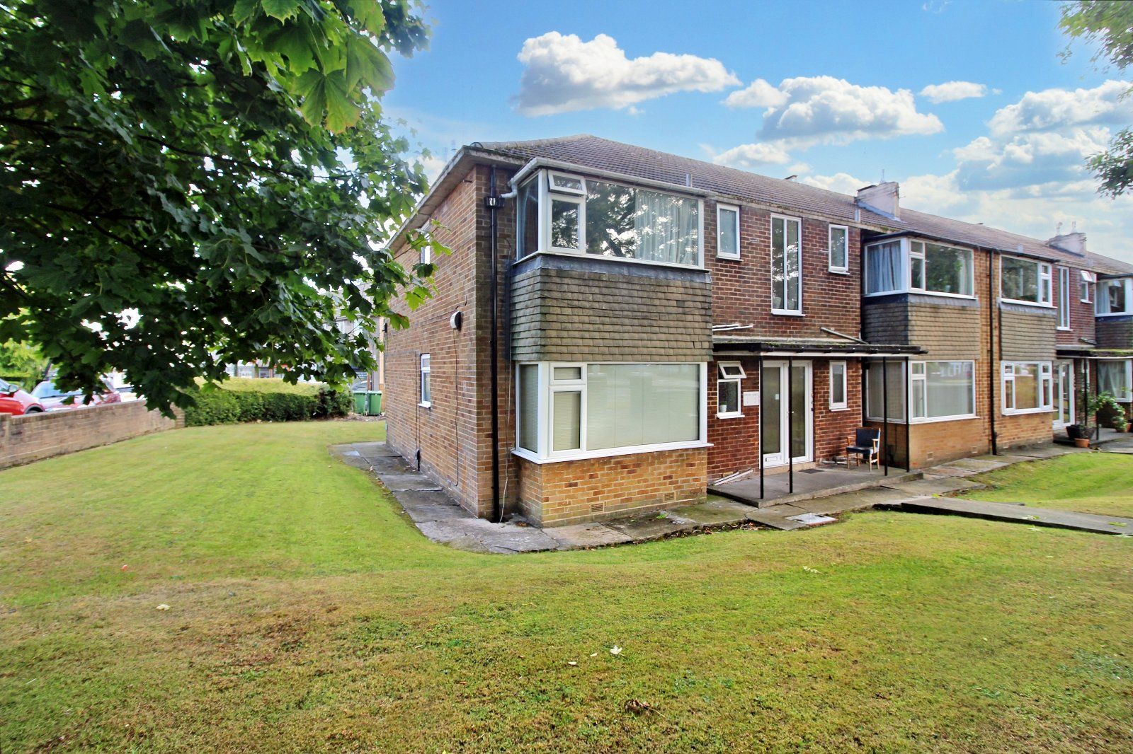 1 bed flat for sale in Queens Court, Moortown, Leeds, West Yorkshire
