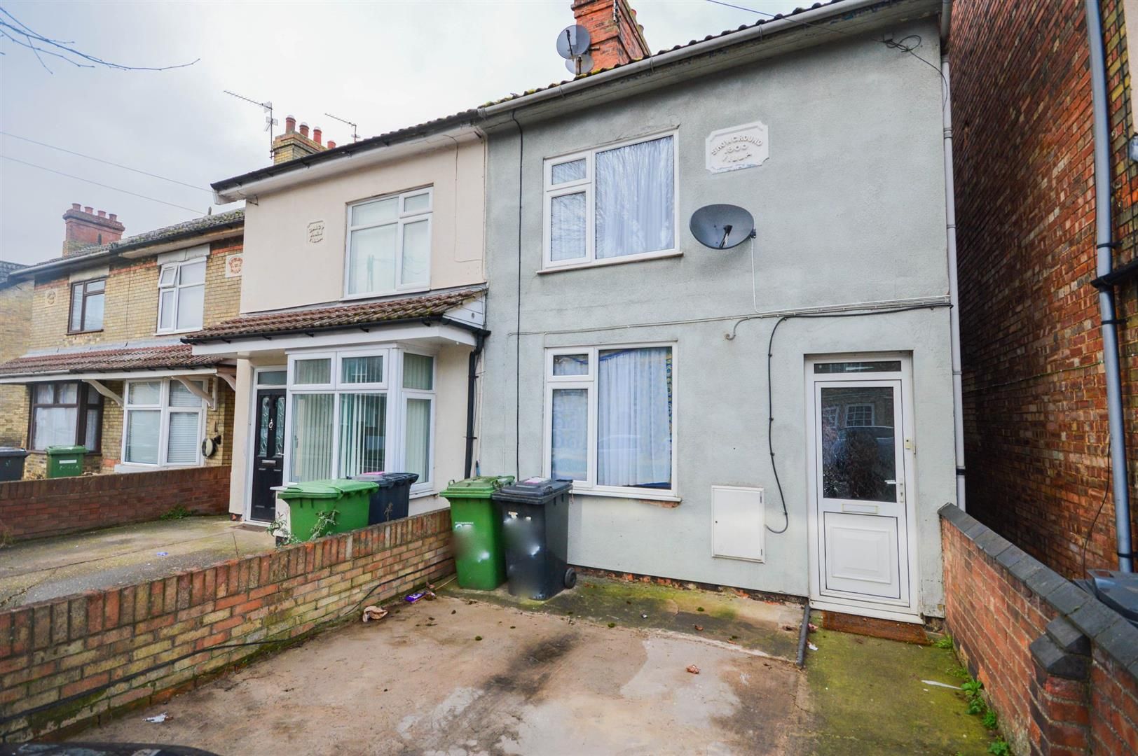 3 bed semidetached house for sale in Taverners Road, Peterborough PE1
