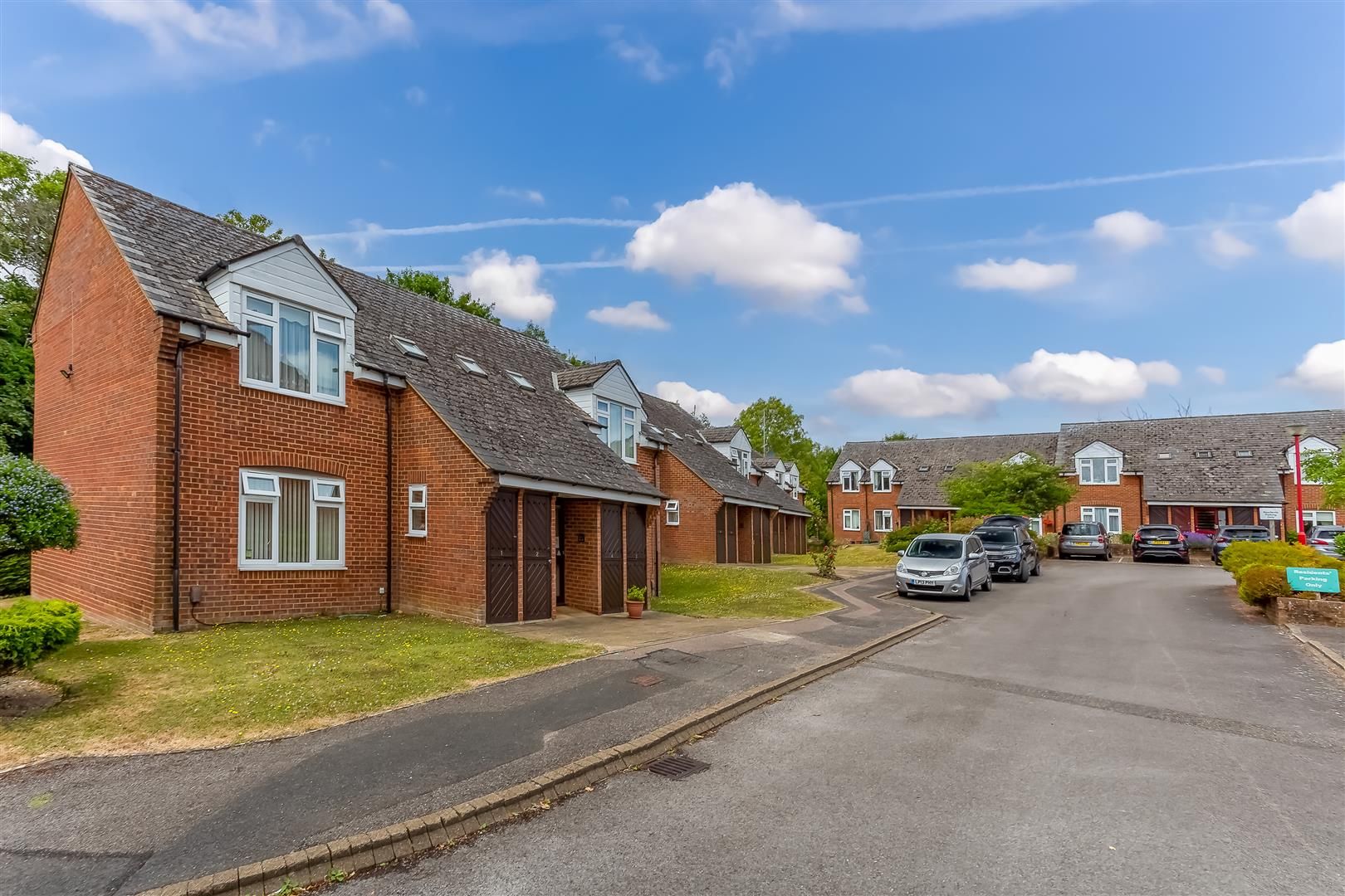 1 bed flat for sale in Henbit Close, Tadworth KT20 Zoopla