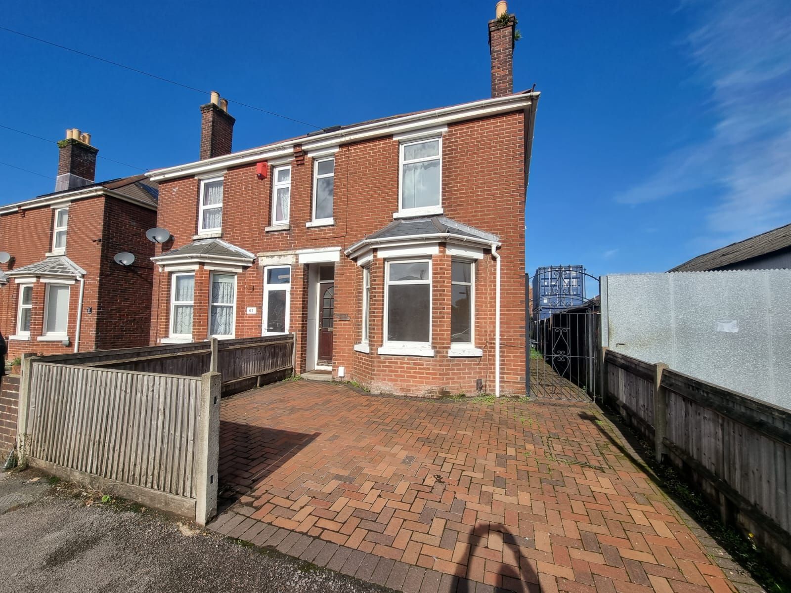 3 bed semidetached house for sale in Quayside Road, Southampton SO18