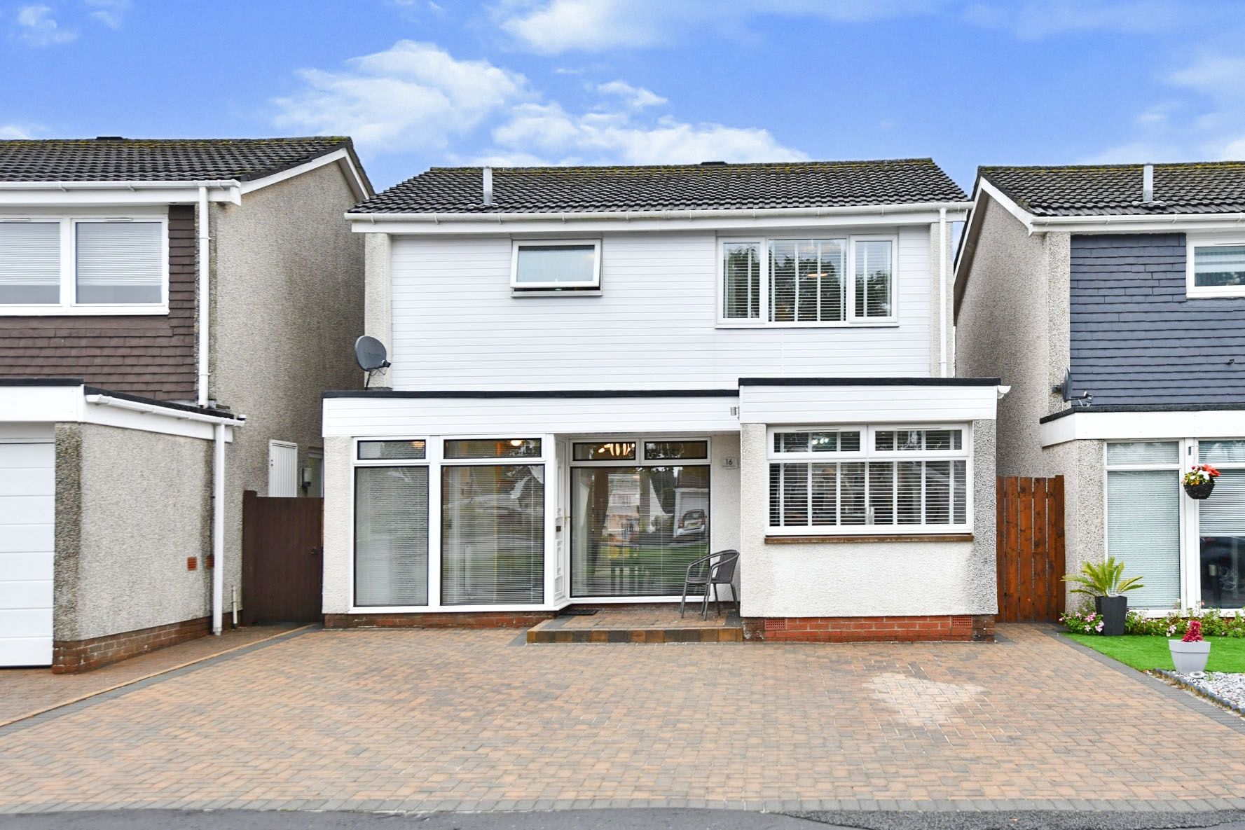 3 bed detached house for sale in Brodick Avenue, Kilwinning KA13 Zoopla