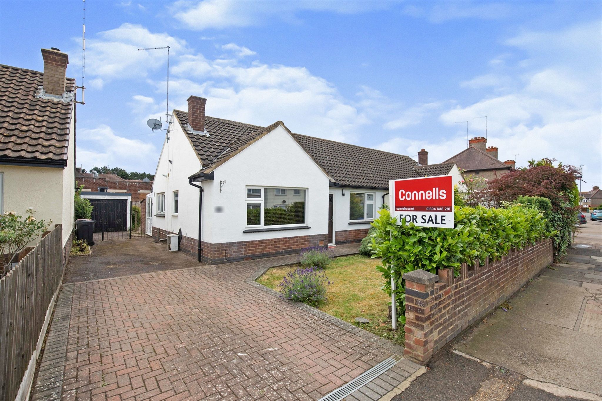 2 bed semidetached bungalow for sale in The Headlands, Abington