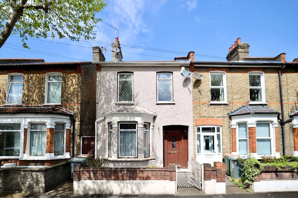 2 bed end terrace house for sale in Haldane Road, East Ham E6 Zoopla