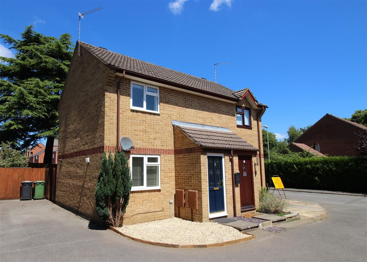 1 bed semidetached house for sale in Loweswater Gardens, Bordon GU35