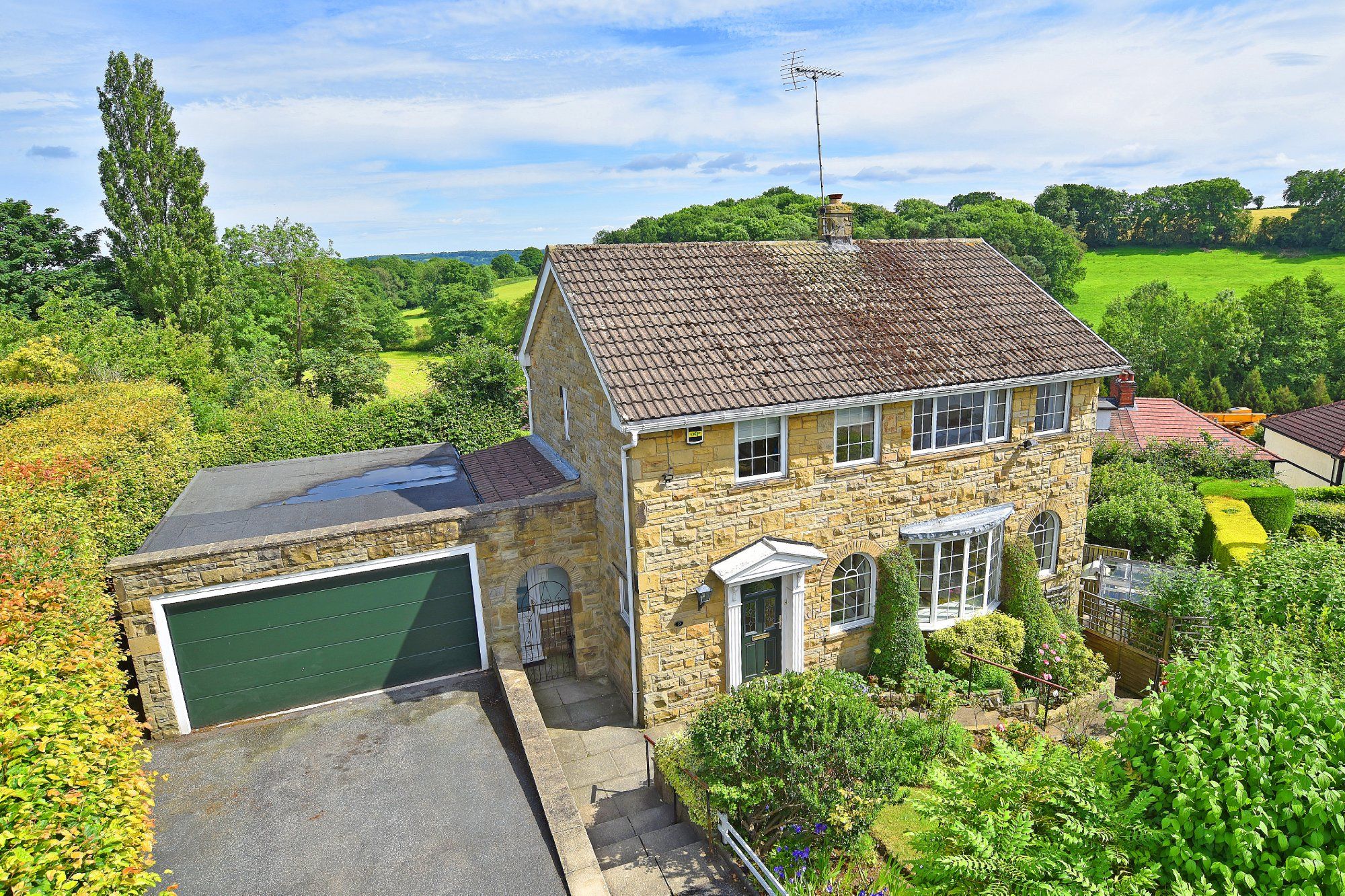 The Pines, Leeds LS17