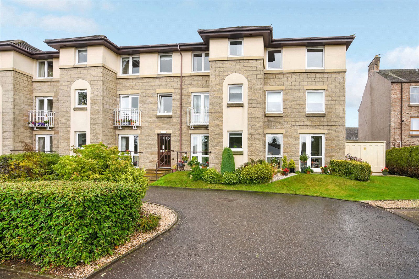 1 bed flat for sale in Eccles Court, Stirling FK7 Zoopla