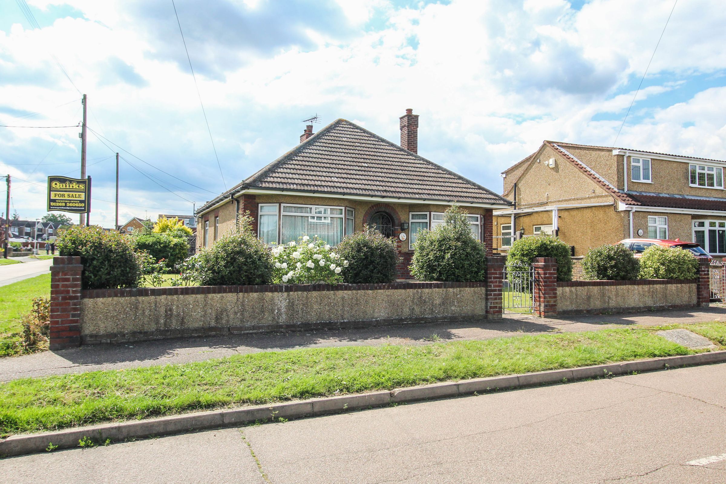 3 bed detached bungalow for sale in Third Avenue, Shotgate, Wickford