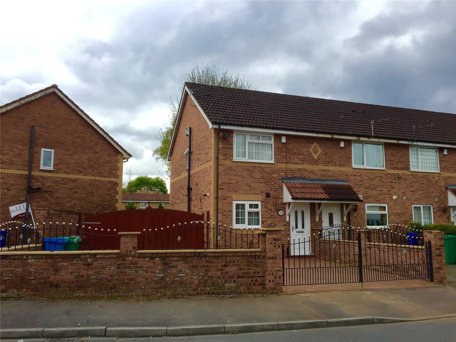 2 bed end terrace house for sale in Arden Lodge Road, Manchester M23