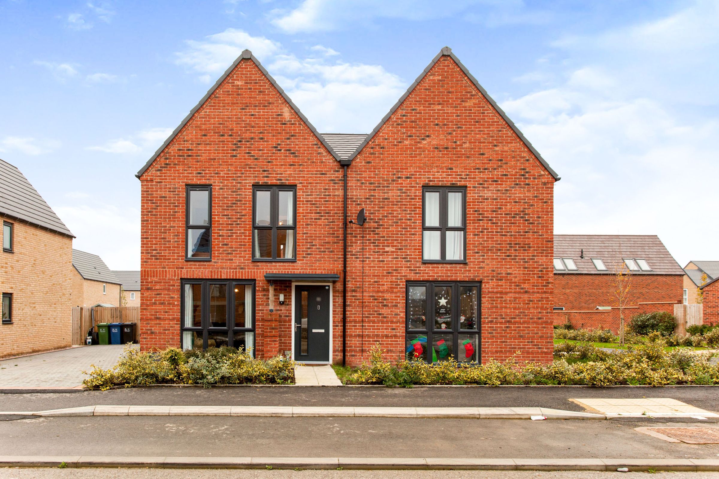 3 bed semidetached house for sale in Wellington Road, Northstowe