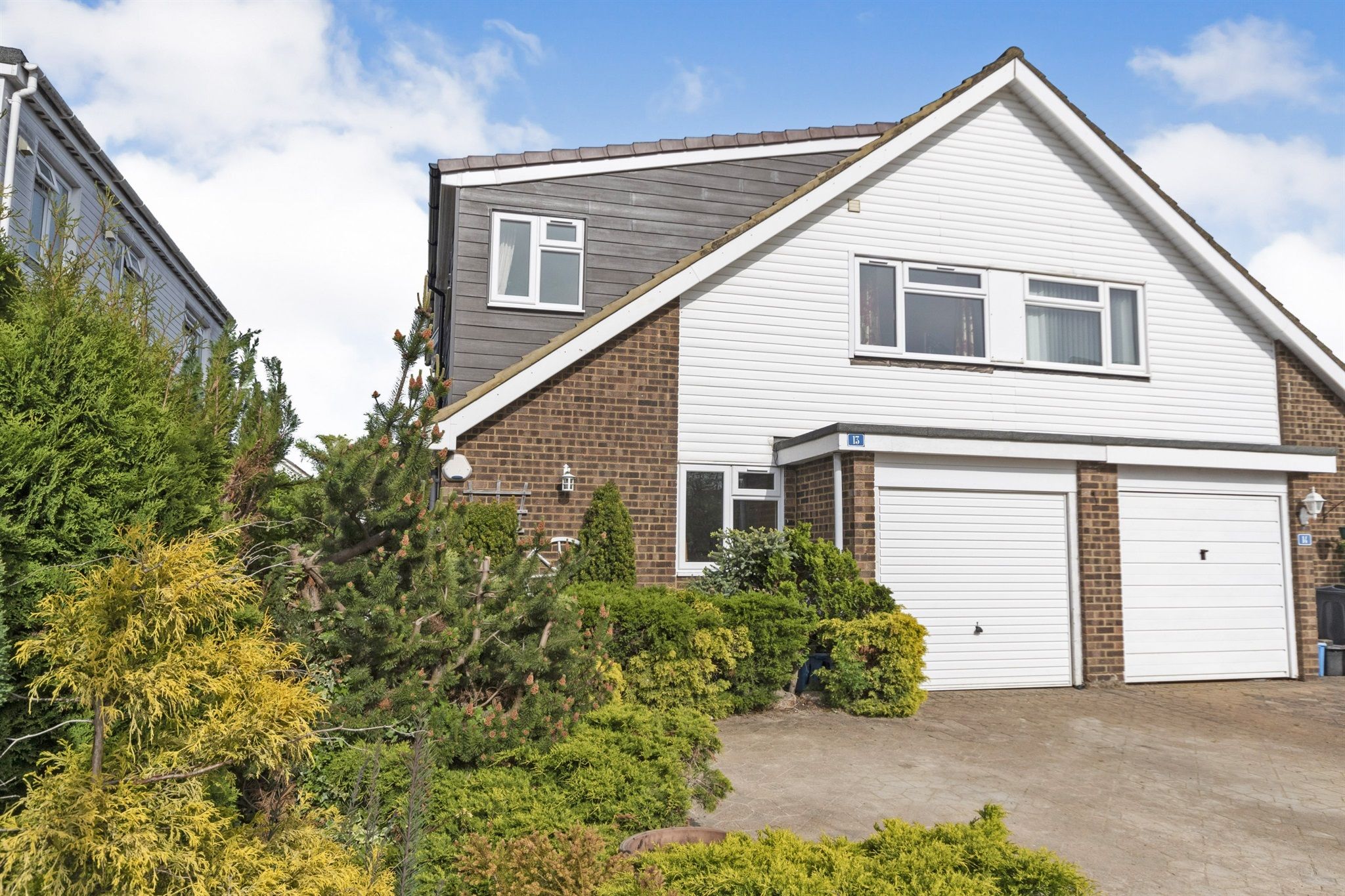 5 bed semidetached house for sale in Headingley Close, Stevenage SG1