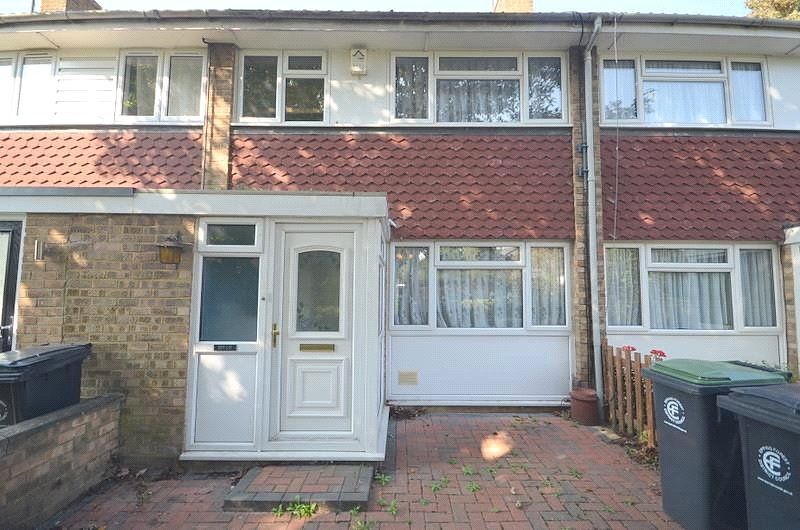 3 bed terraced house to rent in Willow Path, Waltham Abbey EN9 Zoopla
