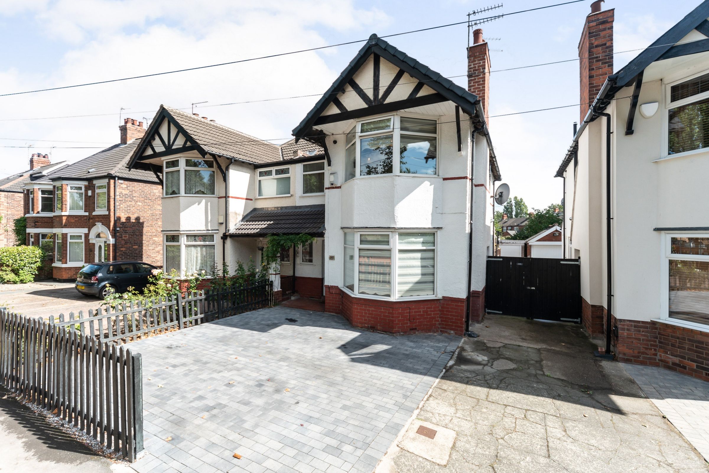 3 bed semidetached house for sale in Pickering Road, Hull, East