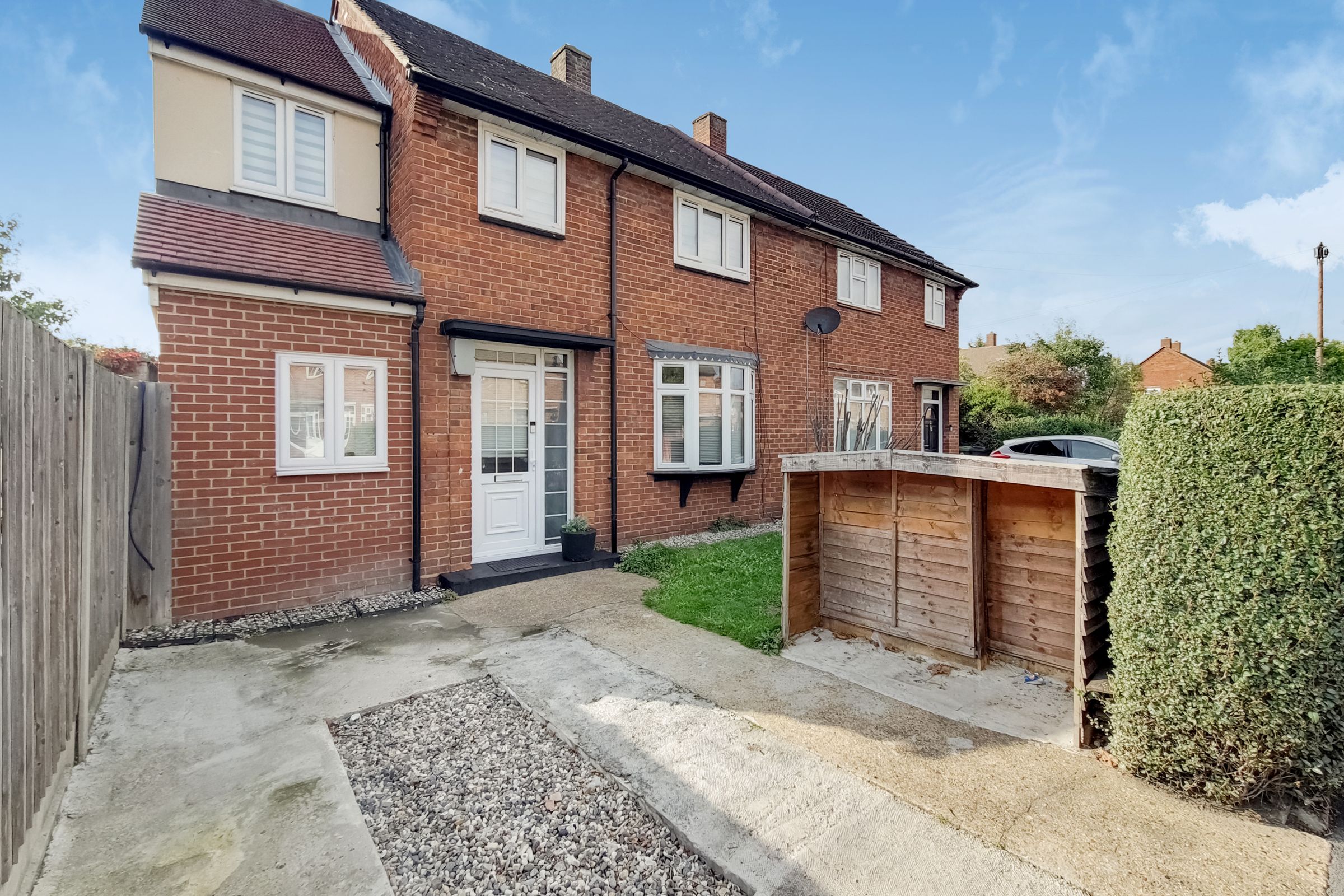 3 bed semidetached house for sale in Hedgemans Way, Dagenham RM9 Zoopla
