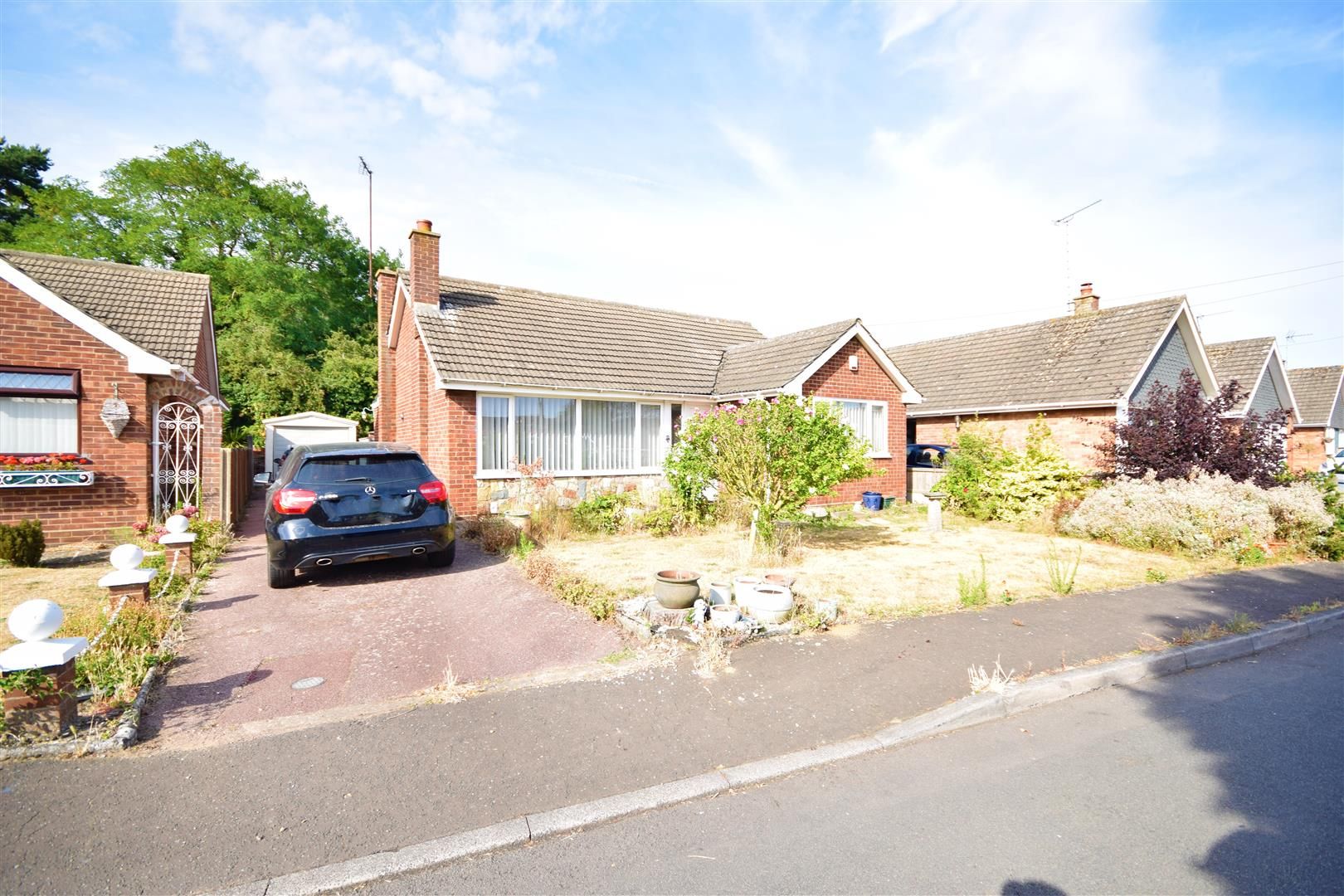3 bed detached bungalow for sale in Lilian Close, Hellesdon, Norwich