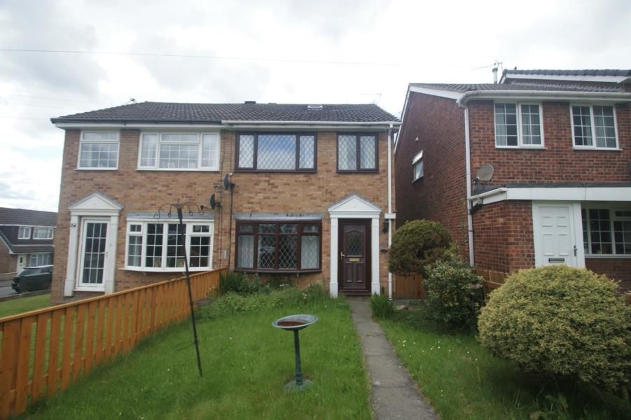 3 bed semidetached house to rent in Woodlea Grove, Yeadon, Leeds LS19