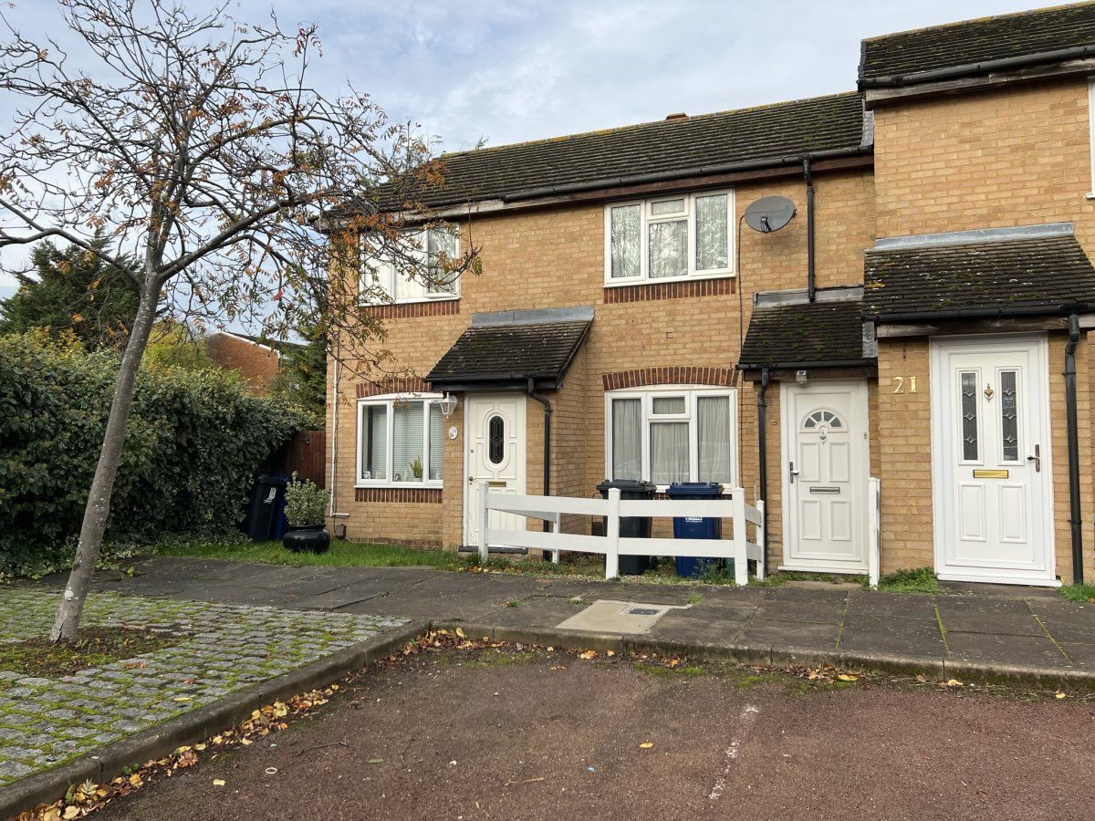 2 bed property for sale in Hornbeam Close, Northolt UB5 Zoopla