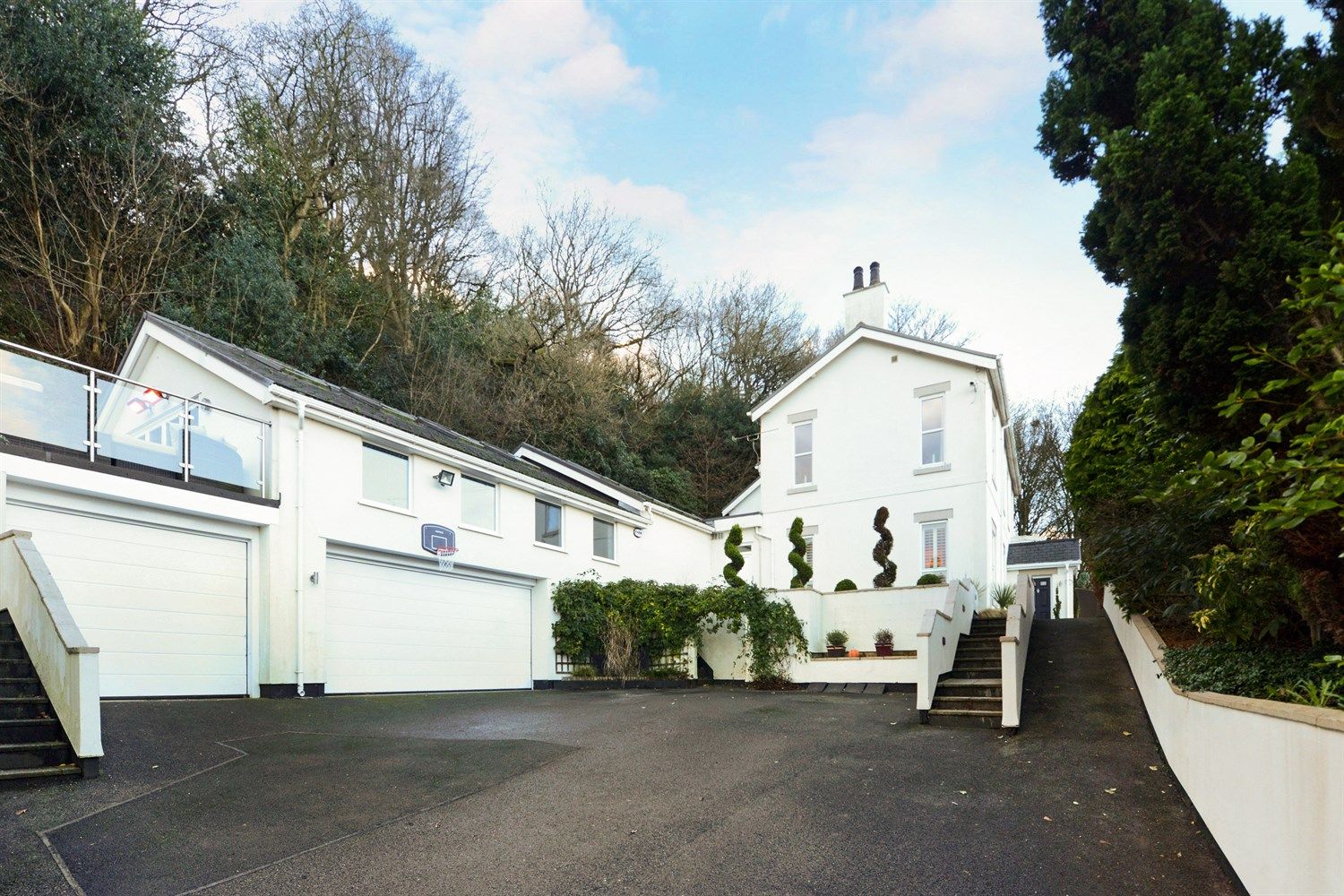 5 bed detached house for sale in Middlewalk, Bellemonte Road, Frodsham