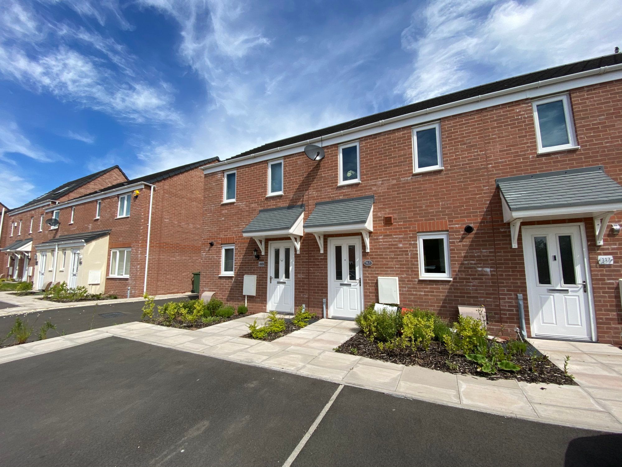 2 bed terraced house to rent in Tangmere Road, Ettingshall