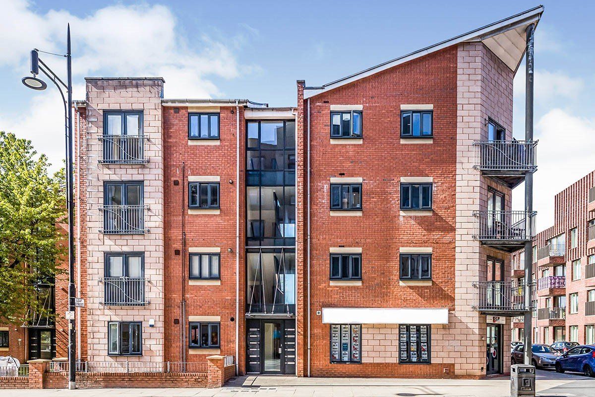 2 bed flat to rent in Stretford Road, Manchester M15 Zoopla