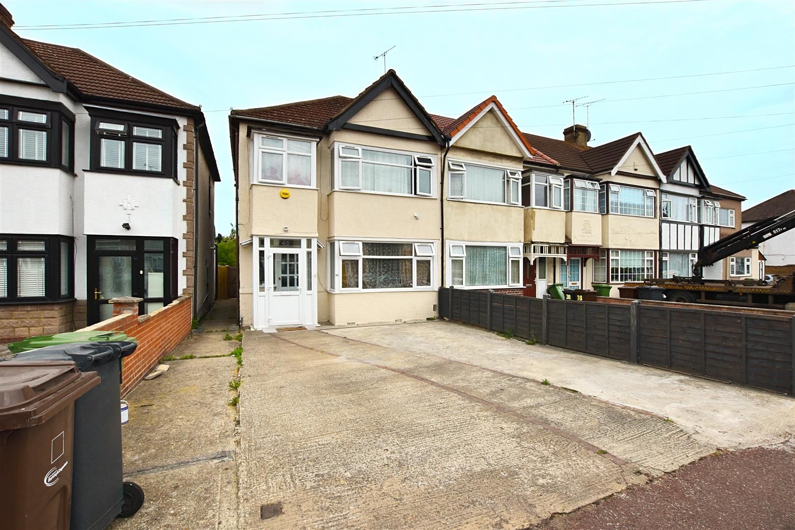 3 bed property for sale in Grosvenor Road, Dagenham RM8 Zoopla