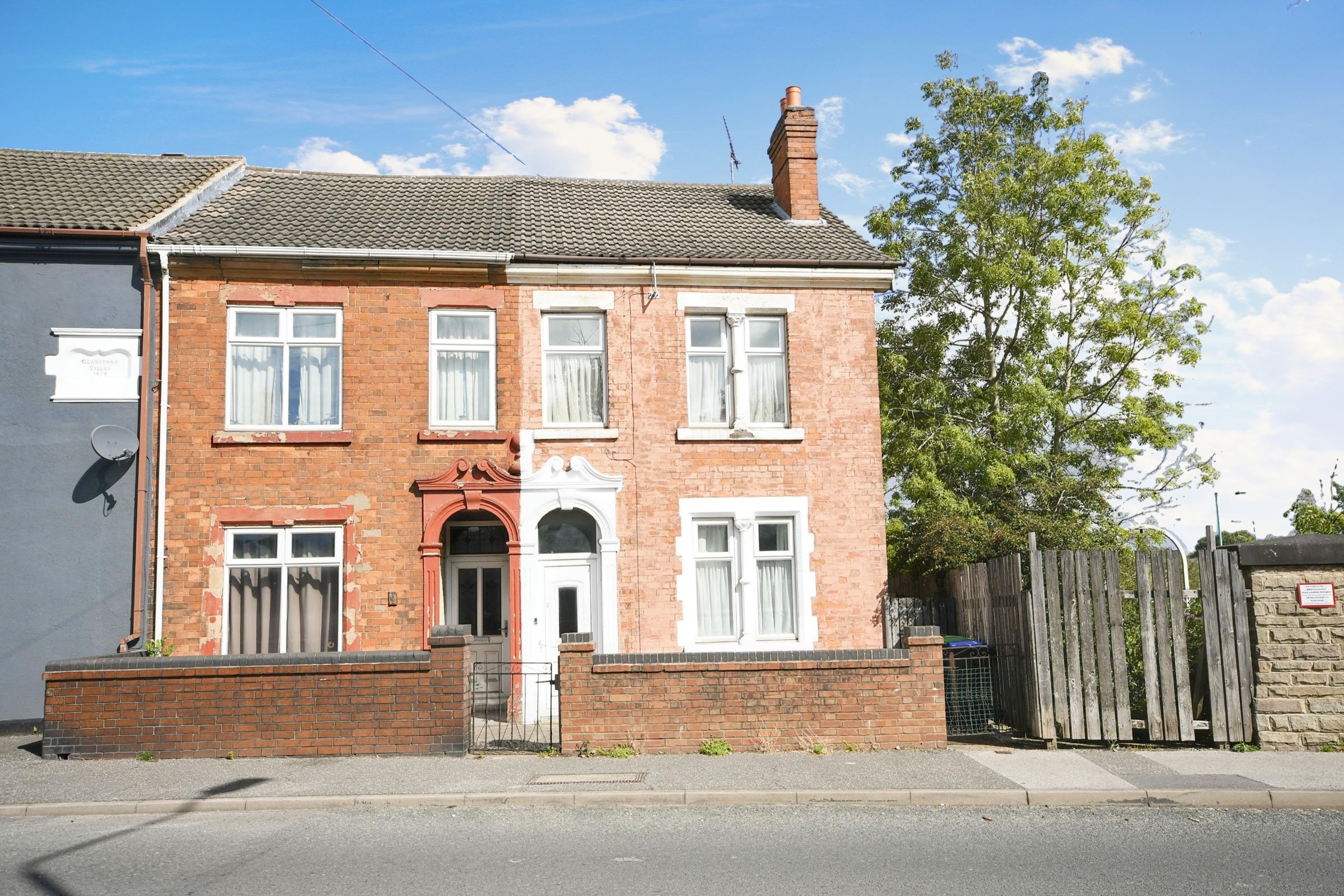 2 bed end terrace house for sale in Victoria Road, KirkbyInAshfield