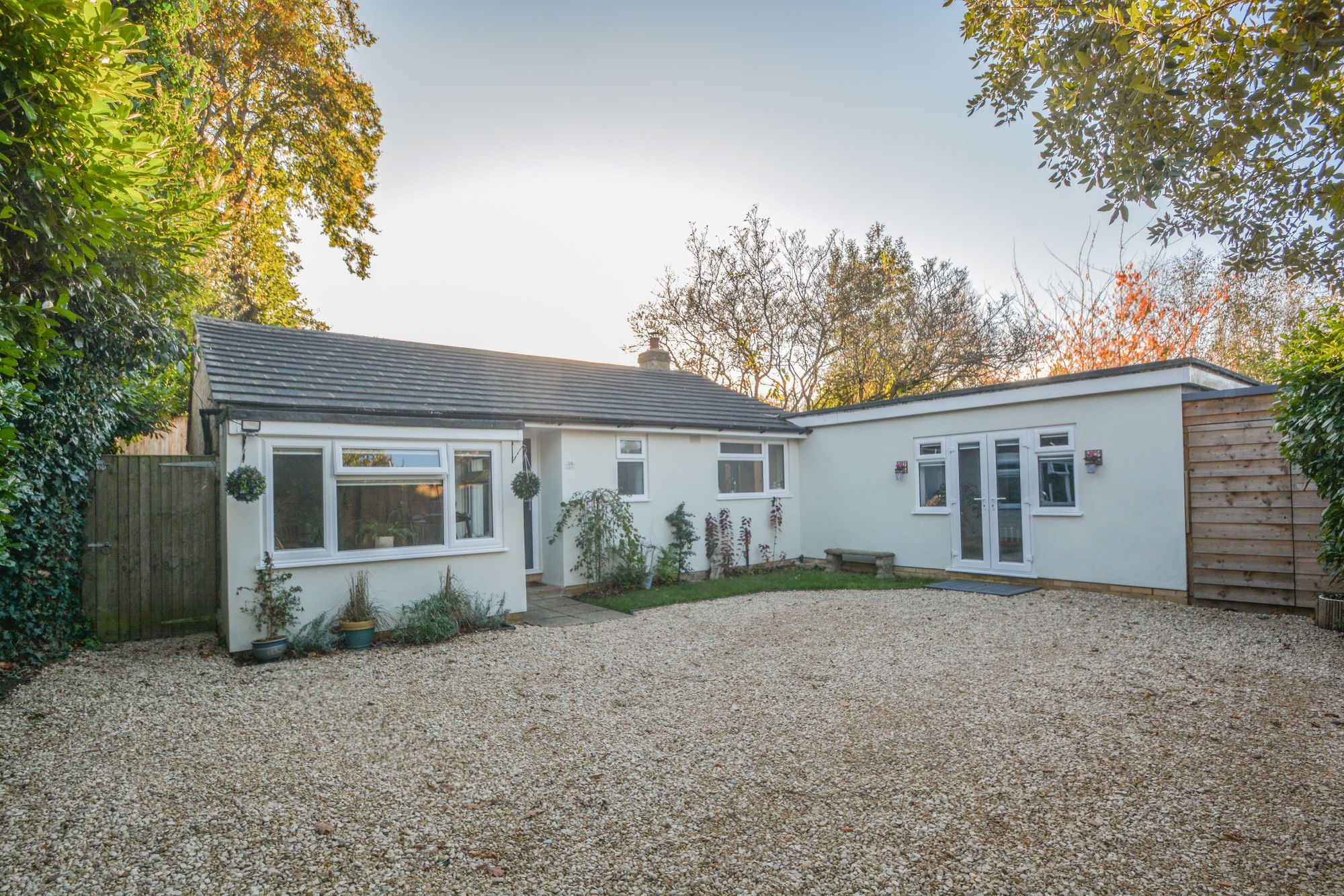 3 bed detached bungalow for sale in Glebelands Road, Wokingham RG40