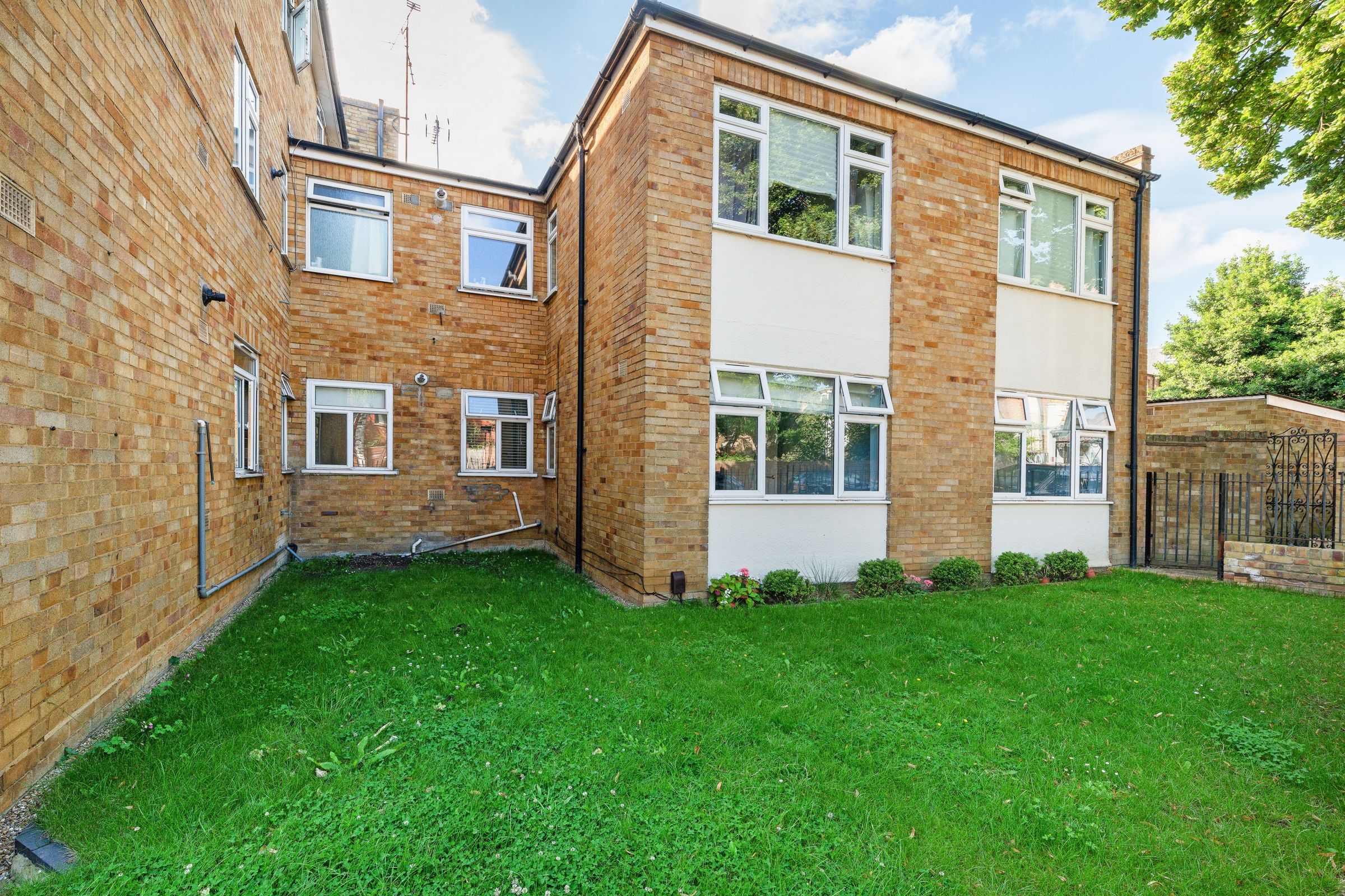 Elms Court, Elms Road, Clapham SW4