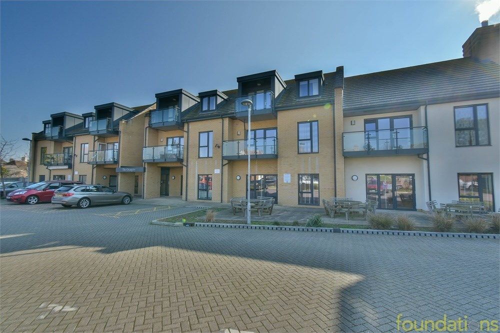 2 bed flat for sale in Buxton Drive, BexhillOnSea TN39 Zoopla