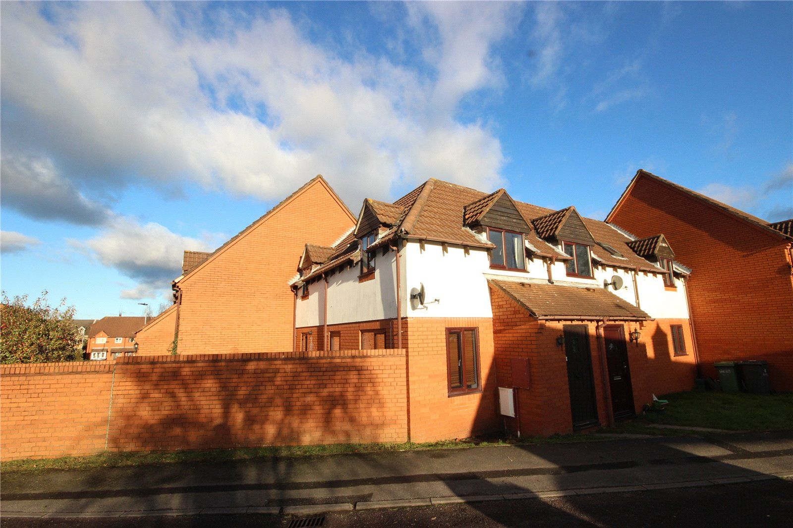 2 bed terraced house to rent in Oaktree Crescent, Bradley Stoke