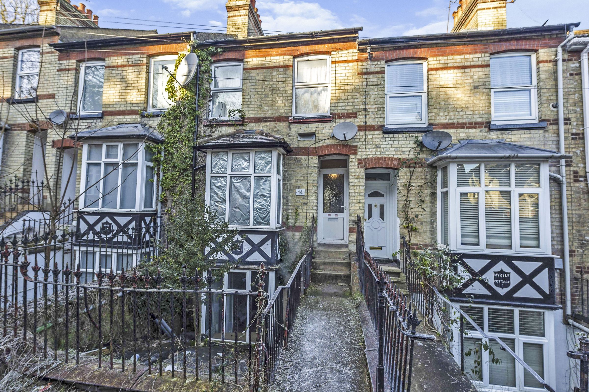 4 bed terraced house for sale in Gladstone Avenue, Luton, Bedfordshire LU1 Zoopla