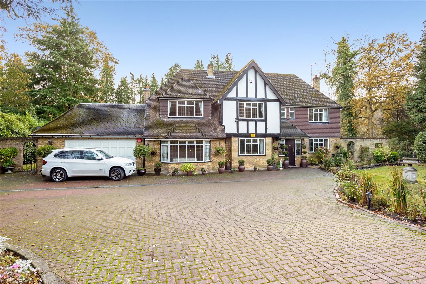 4 bed detached house for sale in Dukes Covert, Bagshot GU19 Zoopla