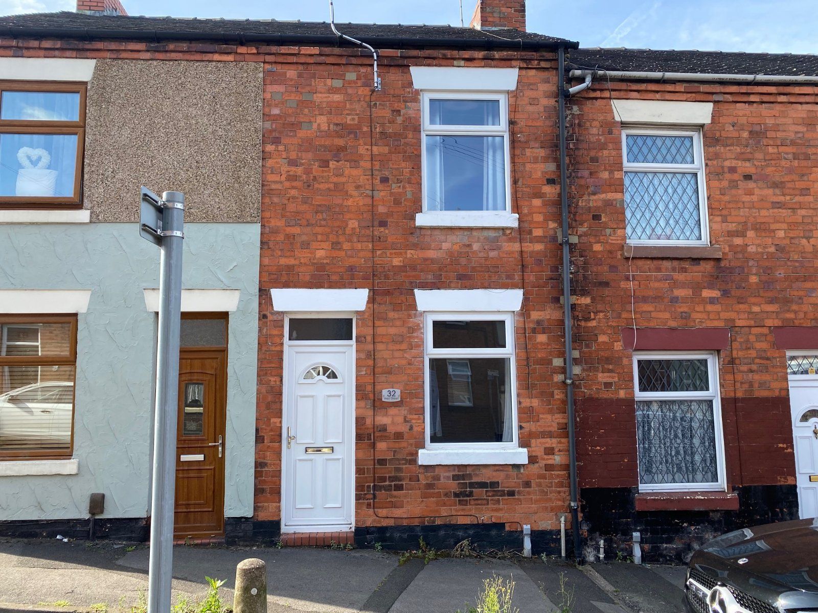 2 bed terraced house to rent in West Street, Newcastle, Staffordshire
