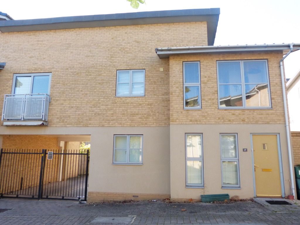 4 bed mews house for sale in Pinewood Drive, Hesters Way, Cheltenham