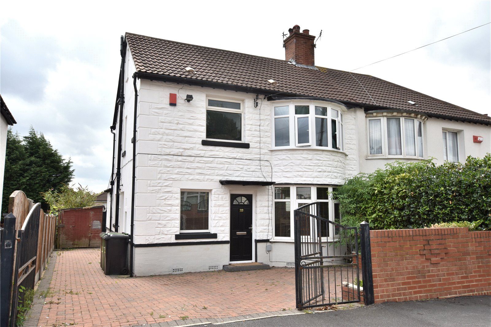 3 bed semidetached house for sale in Easterly Avenue, Oakwood, Leeds LS8 Zoopla