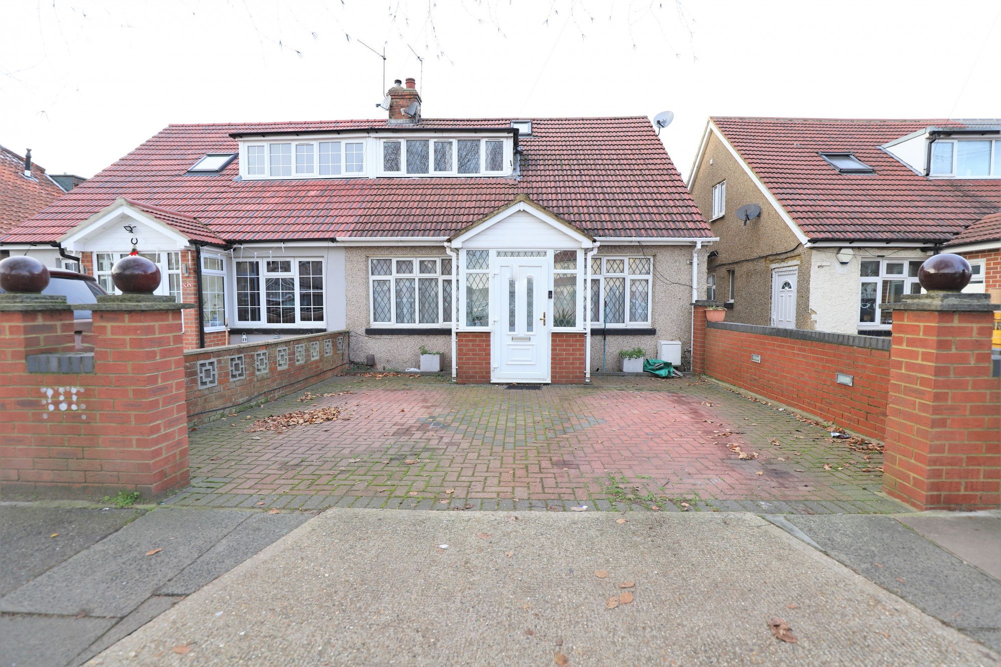 4 bed bungalow for sale in Princes Park Lane, Hayes, Greater London UB3