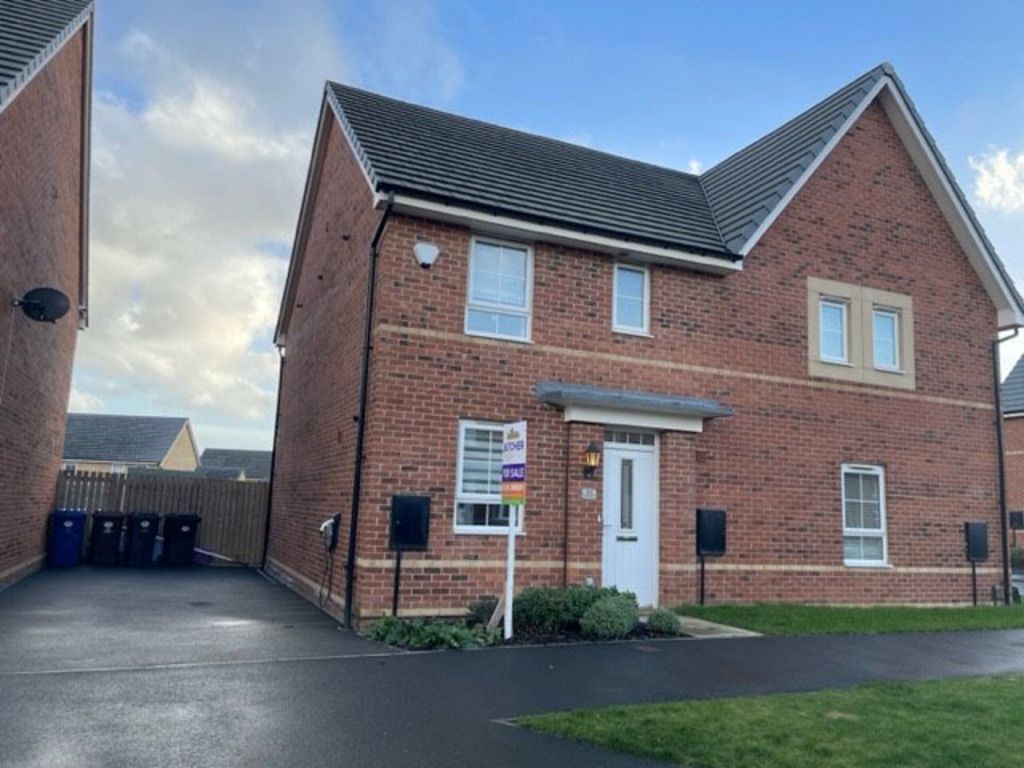 3 bed semidetached house for sale in Dearne Hall Lane, Barugh Green