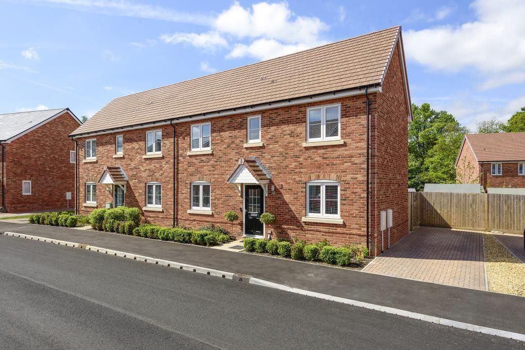 2 bed semidetached house for sale in Honor Avenue, Burghfield Common