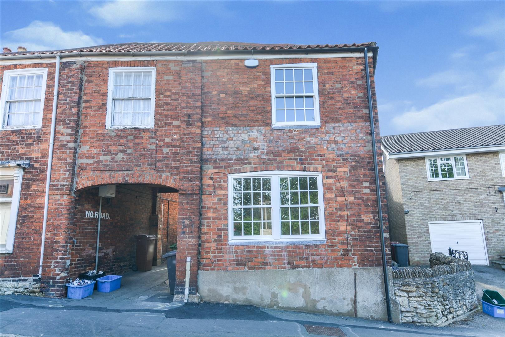 2 bed end terrace house for sale in High Street, Kirton Lindsey