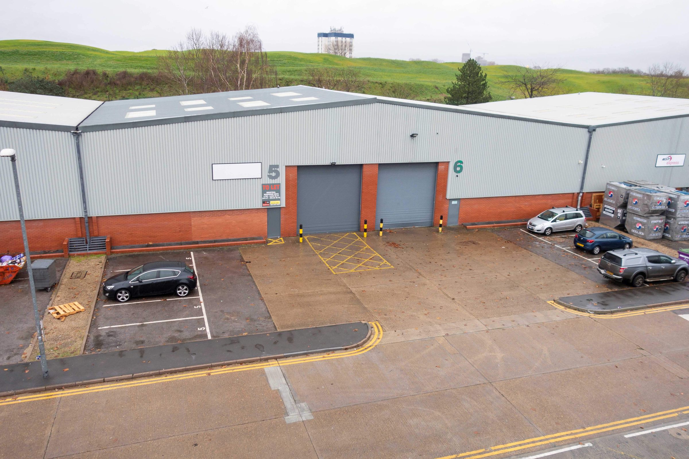 Warehouse to let in Airlinks Industrial Estate, Airlinks Industrial Estate, Hounslow TW5 Zoopla